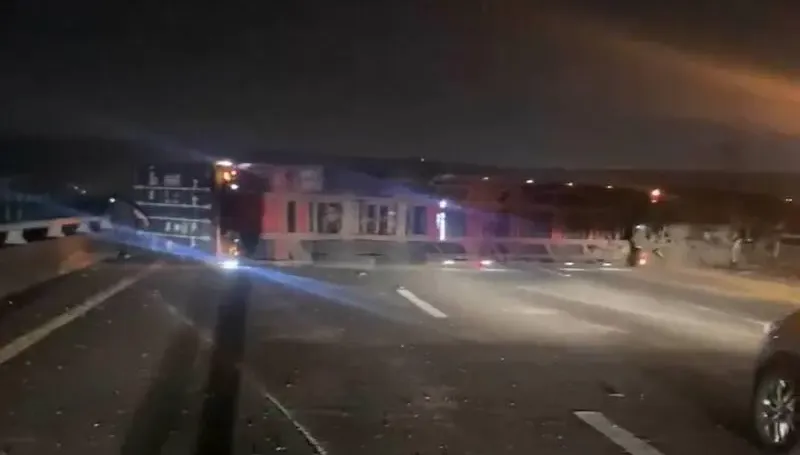 快訊/國1北上彰化段深夜貨櫃車、曳引車碰撞！事故車橫躺車道釀回堵