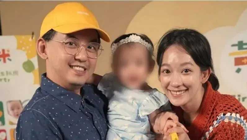 走出性騷陰霾！黃子佼、孟耿如與友人聚餐　燦笑享受溫馨天倫樂
