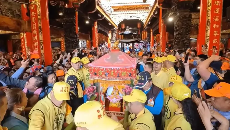 白沙屯媽祖/睽違18年「三媽重聚」鎮瀾宮　萬民感動…一鏡到底影片曝光