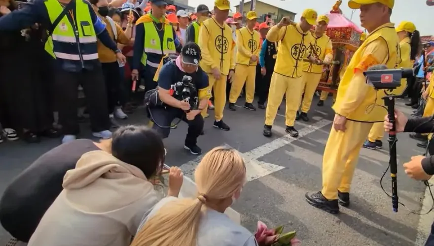 白沙屯媽祖/媽祖聽到了！員林孝子墜潭失蹤姊泣求幫忙　鑾轎停駕聆聽
