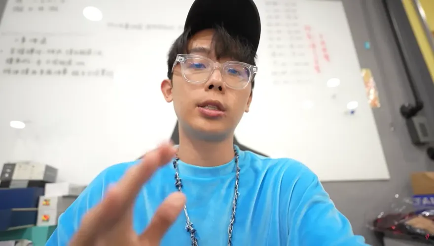 蹦闆轟反骨向受害者收錢！　酷炫曬「對話截圖」反擊：省5萬合理吧