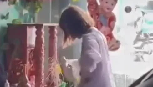 電影《暫停呼吸》真實上演！斷髮女養小鬼餵母奶？網驚呆：嬰靈想喝奶