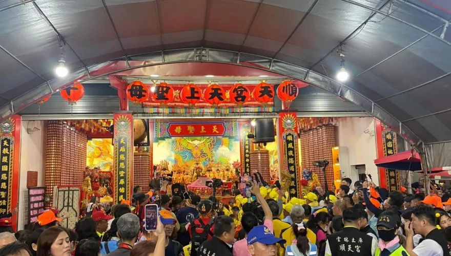 白沙屯媽祖/香燈腳「福食」亂丟　店家怒喊公布畫面：重學禮義廉恥