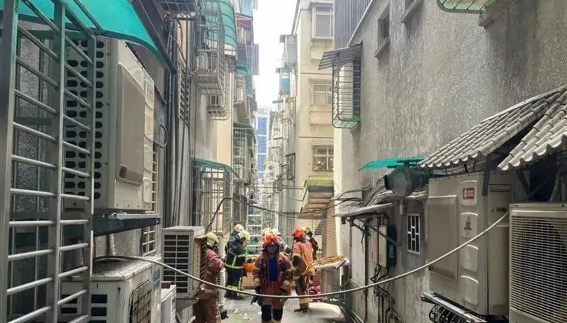 板橋16歲少女墜2樓遮雨棚　「全身骨折」搶救不治