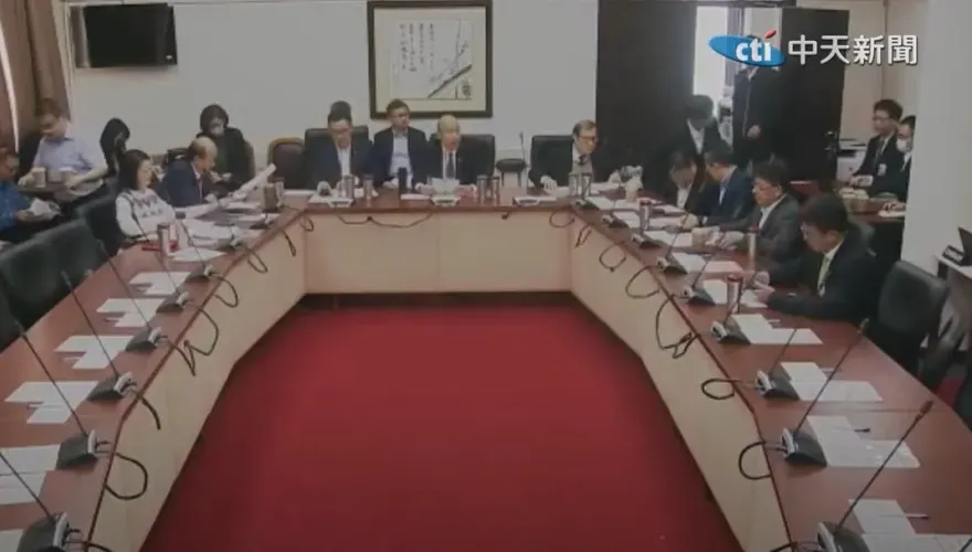 綠營要求補質詢　黃揚明開酸將全立院都變成巨嬰：不如到附設托嬰中心開會？