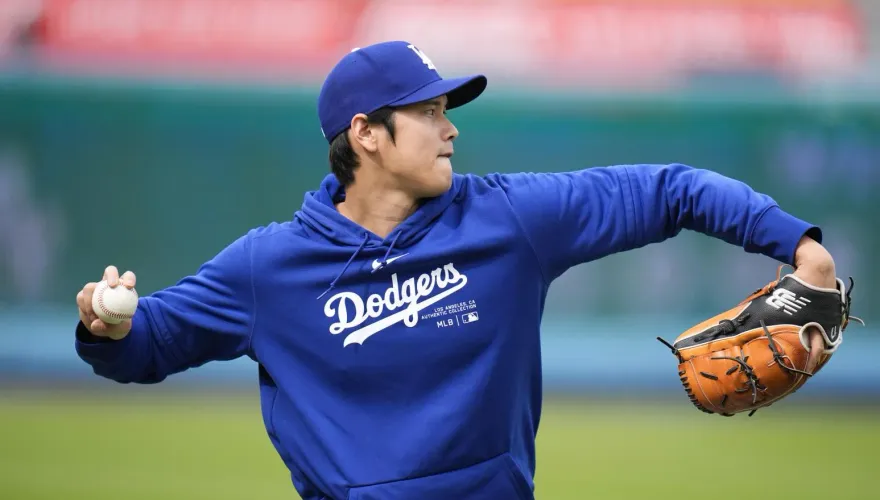 影/大谷術後睽違7個多月首投球　熱身賽前2打席滾地球熄火