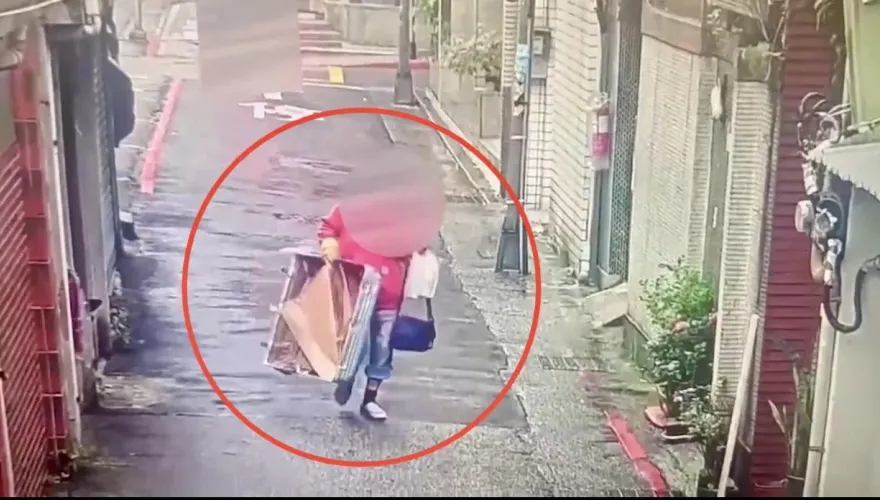 影/行李箱受潮晾路邊不翼而飛　警調監視器竟是房東拿走竊盜送辦