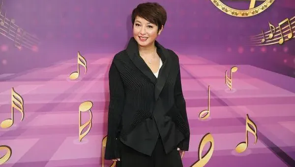 昔疑似「出櫃」愛女人！港星黎明詩病逝享年58歲　抗癌半年睡夢中離世
