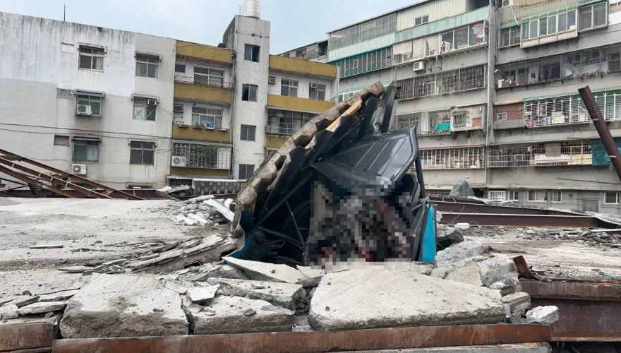 士林工地坍塌！推土機駕駛遭重壓慘死　身分曝光竟是逃逸移工