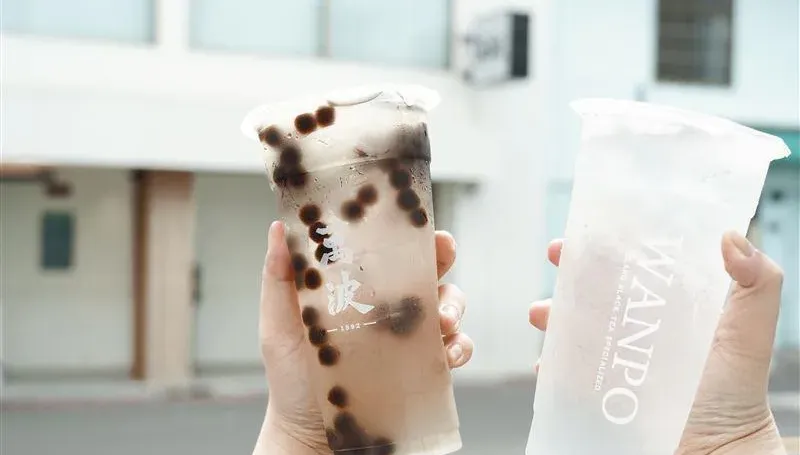 愚人節手搖搞怪出奇招！　神秘盲盒鮮奶茶、結冰水免費加珍珠