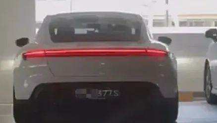 直擊保時捷停車塔車震！「車號」成明牌　還真的中獎了