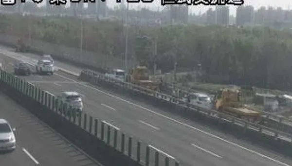 快訊/國10仁武交流道3車追撞！2人送醫　入口匝道管制封閉