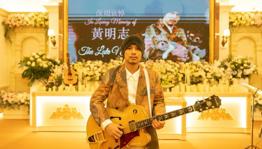 快訊/黃明志深夜現身！　「愚人節辦告別式」目的曝：不是開玩笑