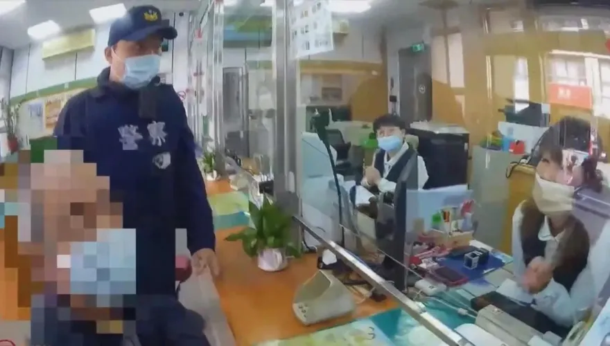 靈骨塔投資詐騙！新竹老翁欲匯款50萬元　警方一招成功攔阻