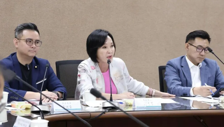 民主基金會「突襲開會」甩鍋韓國瑜！　前董事說話了：民進黨非常不聰明