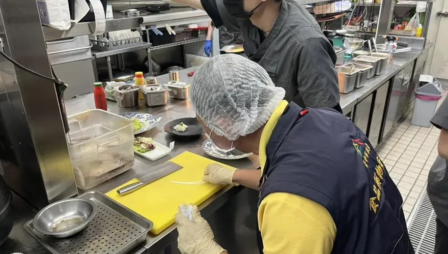台中餐酒館疑爆食物中毒！1不適1住院　巿府稽查揪「4缺失」