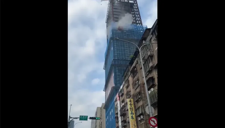 7.2強震撼全台/驚悚影片！北市信義區高樓建案鋼筋掉落砸民宅　建商昇陽回應了