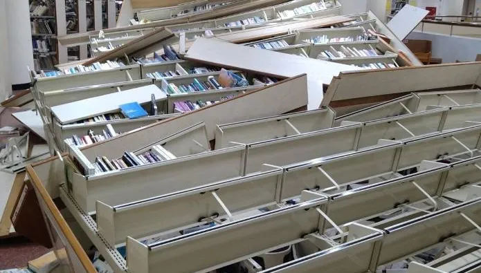 7.2強震撼全台/不敵地牛翻身！台師大圖書館遭「骨牌式」推倒　復館時間曝光