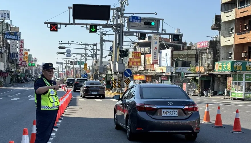 7.2強震撼全台/蘇花、中橫道路中斷！連假首日台1線南下枋寮路湧3千車潮