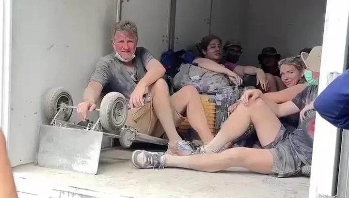 7.2強震撼全台/好消息！中橫外籍遊客獲救　8人滿身灰驚恐回憶「不能呼吸」