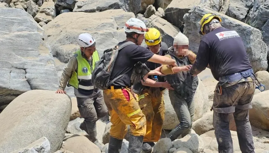 7.2強震撼全台/婦遭砂卡礑落石擊中頭部　搜救隊跋山涉水4小時救援