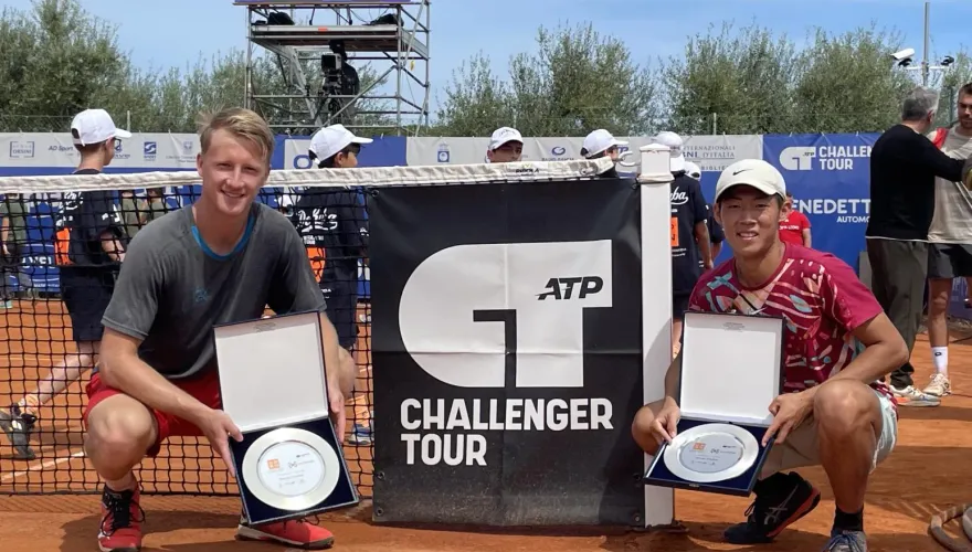 ATP挑戰賽生涯首冠！曾俊欣聯手捷克搭檔男雙逆轉勝