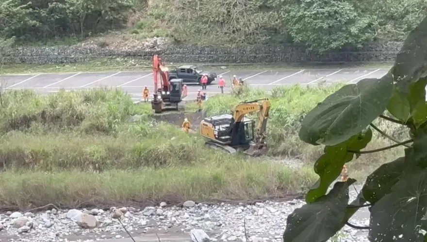 7.2強震撼全台/花蓮砂卡礑崩塌3死3失聯　怪手挺進開挖盼好消息