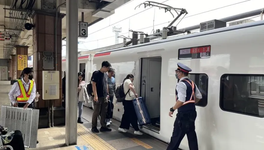 母親節到來！台鐵加開10列車這天搶票　高鐵也同步開賣「5折孝親列車」