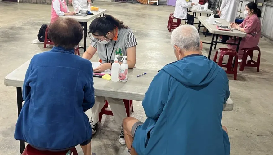 士林溪山里百人驚傳上吐下瀉！北市急設臨時醫療站、聯醫開特別門診