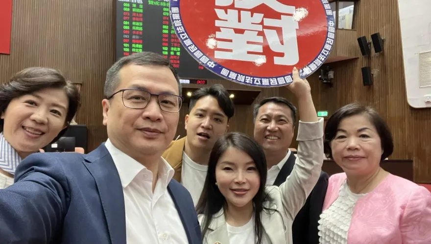年改案表決大戰「立法院長首投關鍵一票」助藍全勝　羅智強：韓國瑜就是帥！