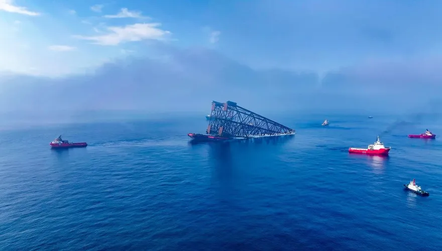 「深圳製造」出海：萬噸級海上平台導管架順利登船　將支撐海上油氣穩定