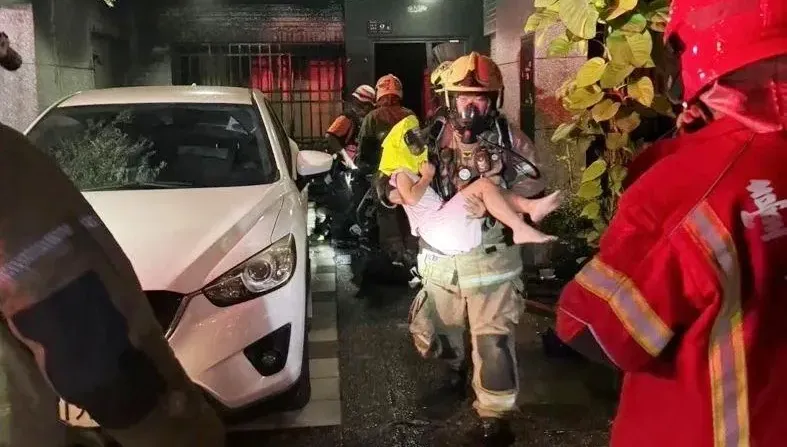 共生面罩救全家！點蚊香不慎引發透天厝火警 　4人及時「套牢」皆未嗆傷免送醫