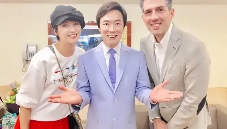 費玉清突「現蹤」挺梁詠琪攻蛋！歌迷見1物超驚喜　封麥5年祝福曝光