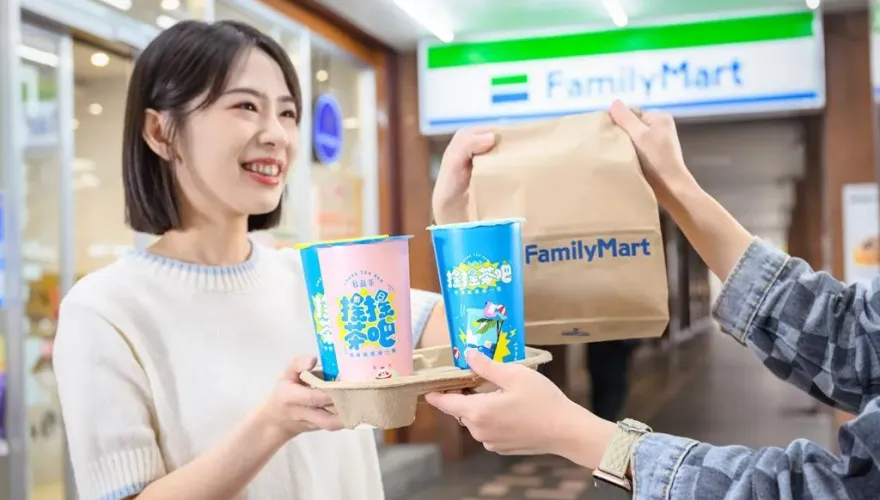 超商功能+1！全家24小時手搖飲開張　「搖搖茶吧」新品買2送1
