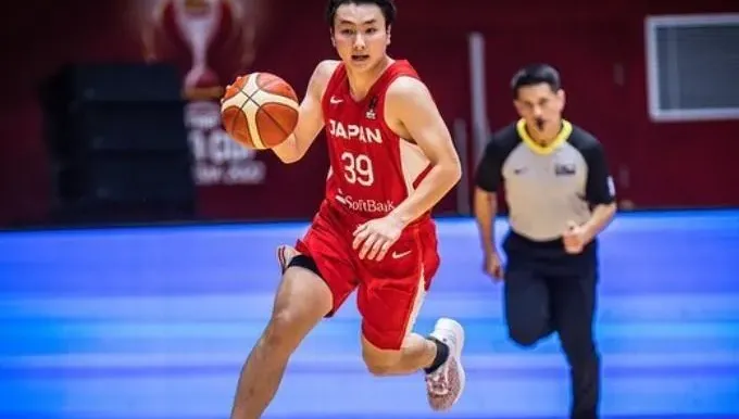 恭喜！「日本柯瑞」戀上美國女孩　IG宣布訂婚喜訊