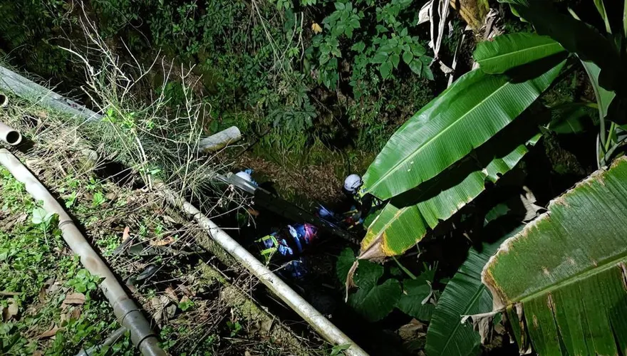 火葬場產業道路詭異車禍！苗栗9旬翁吃完飯失聯　自摔6米深溝