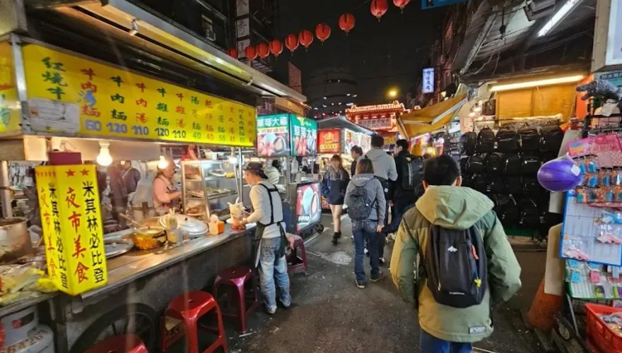 3經典小吃價格都破百！　他逛夜市「差點嚇哭」：是要怎麼活？