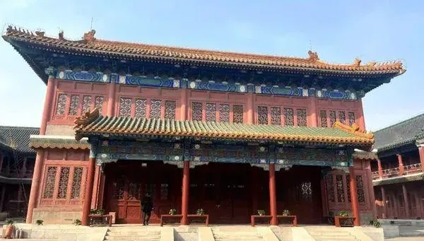 北京「皇家級四合院」網拍開價20億　7座古建築占地如足球場大