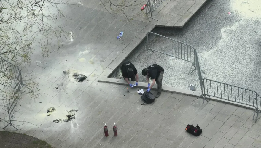 紐約警方證實曼哈頓法院外自焚男子傷重不治　親友哀慟：他聰明又善良