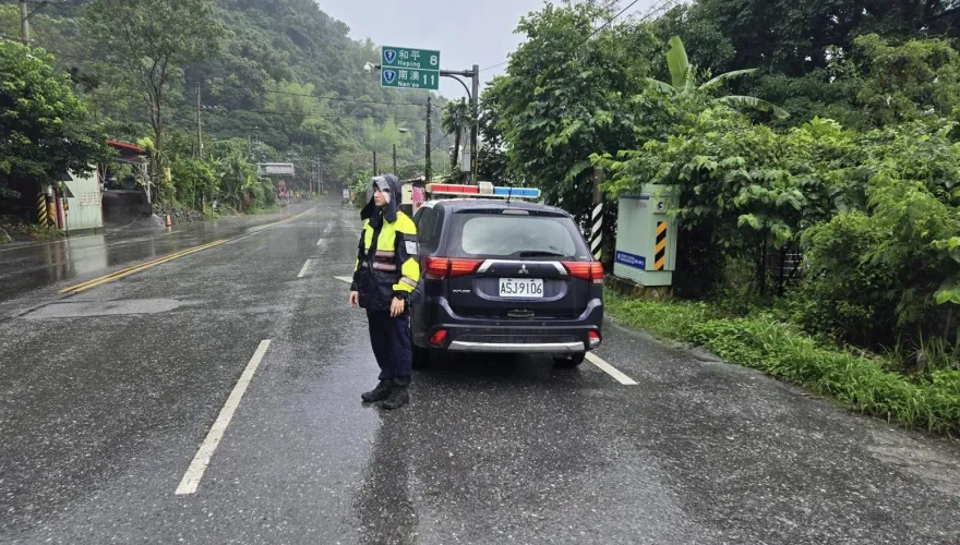快訊/花蓮強震後首個大雷雨特報！多處出現土石流　和平村民緊急撤離
