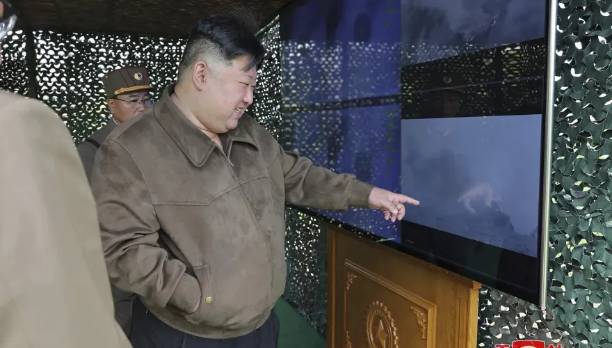北韓證實進行「超大型火箭炮」核反擊演練　金正恩全程觀看