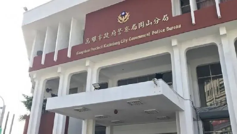 栽在誘人餐點！高雄通緝男狡猾躲自家　「出門取外送」遭鷹眼警抓了