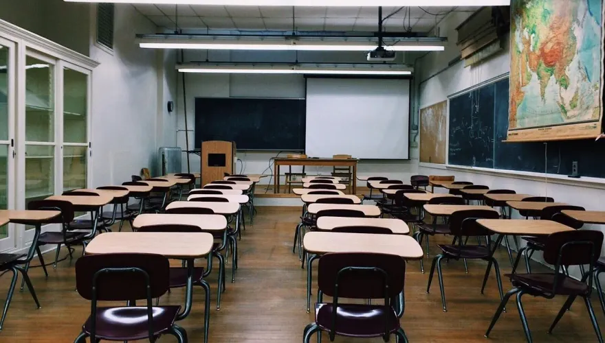 百萬粉絲正妹網紅參加藝考遭踢爆「違規作弊」　教育部門回應：核查中