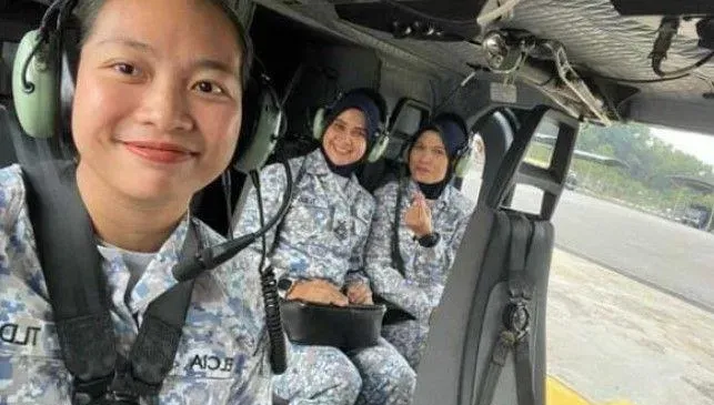 影/大馬直升機墜機釀10死　3女兵機上開心合影竟成最後遺照