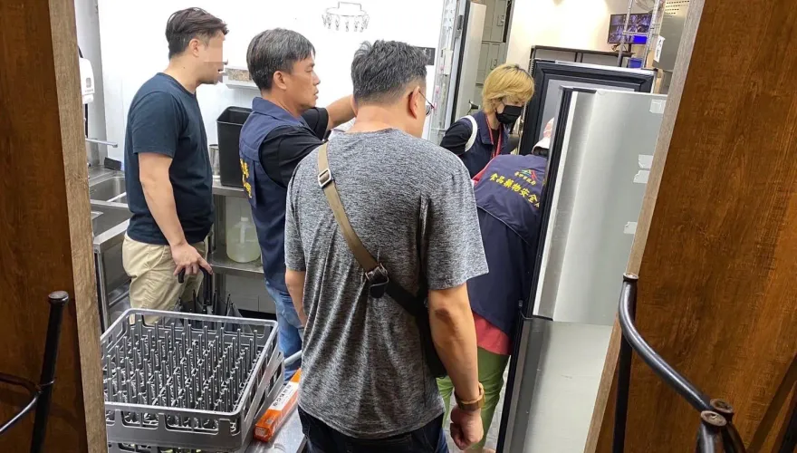 又查到一家！勤美商圈和牛燒肉餐廳存放上百公斤逾期肉品　台中食安處出手了