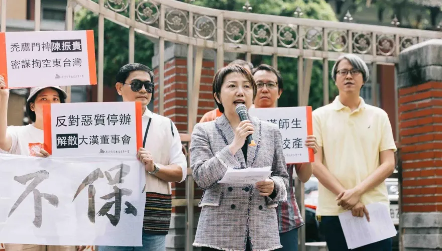 影/范雲被噴滿臉口水竟沒綠委幫腔？　媒體人驚爆內幕：民進黨很想切割她