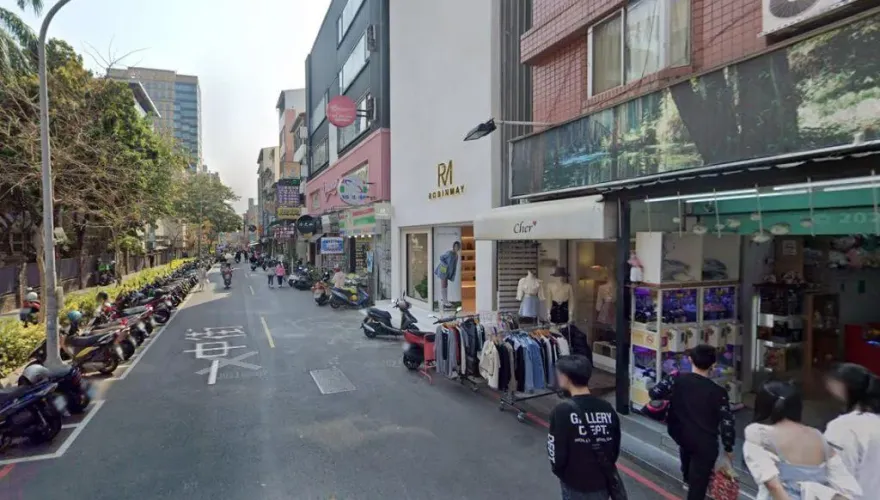 一中商圈60歲男「陳屍超商門口」！路人以為喝醉酒…發現沒呼吸急報警