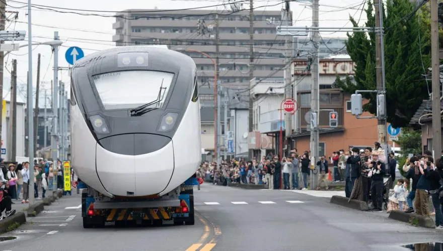 台鐵「新自強號」暢遊日本！日本人夾道圍觀　今年將完成交車
