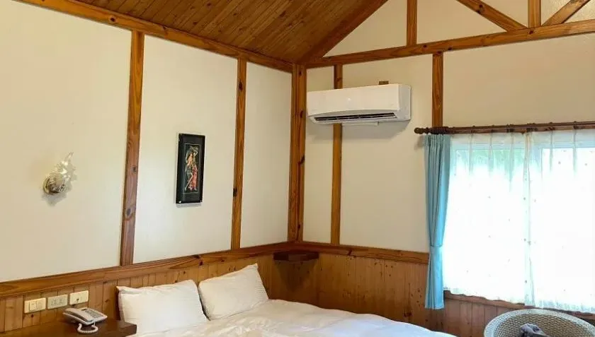 溫泉會館一晚快5千「跳蚤咬、水池有蟲屍」！業者道歉：已退費