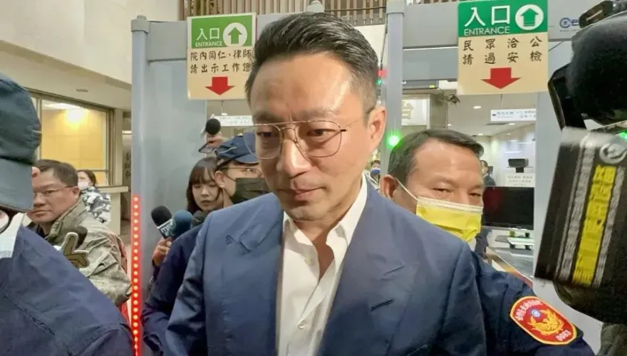 快訊/汪小菲搬走4幅畫堆倉庫遭大S告毀損債權　出庭樂喊「最近心情挺好」